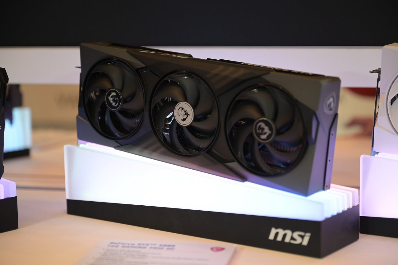 [08/01/2025] MSI RTX 5000 CES 12 