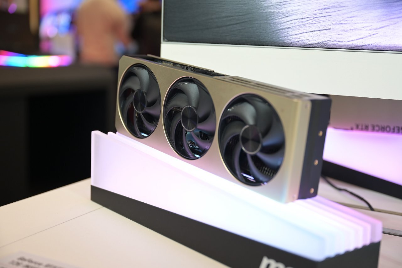 [08/01/2025] MSI RTX 5000 CES 19 
