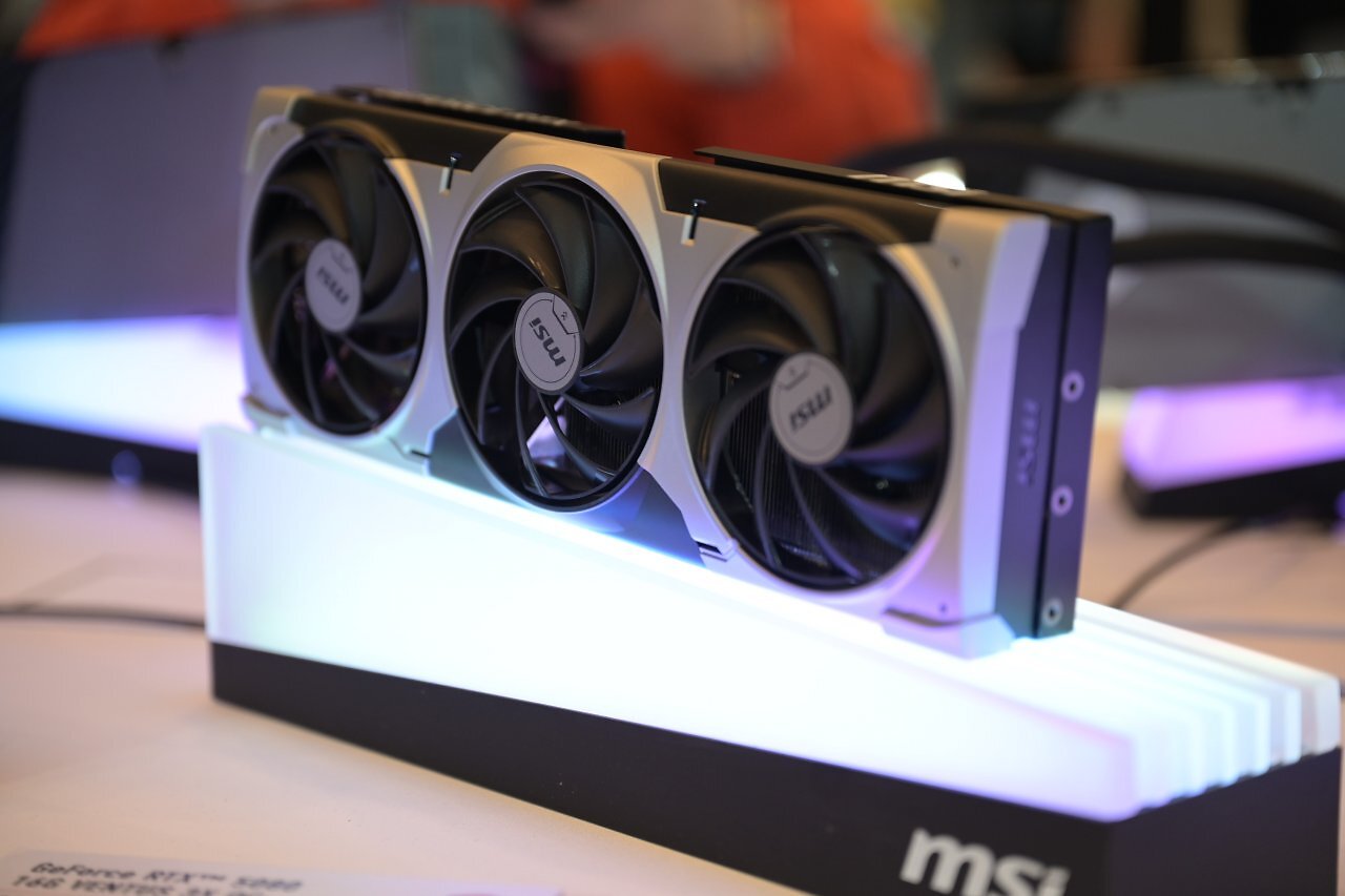 [08/01/2025] MSI RTX 5000 CES 8 