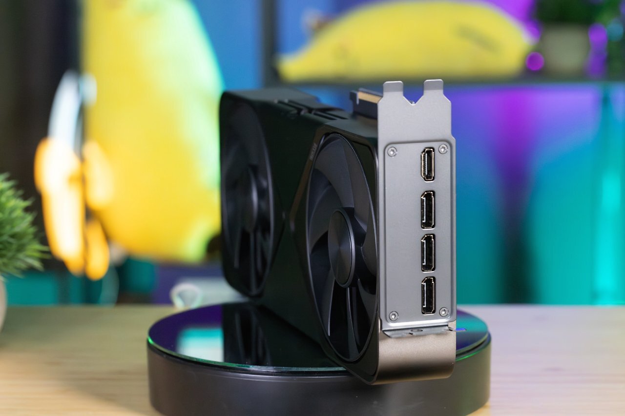[21/01/2025] Geforce RTX 5090: HDMI 2.2 ist zwar nicht an Bord, dafür aber HDMI 2.1b sowie Displayport 2.1b.