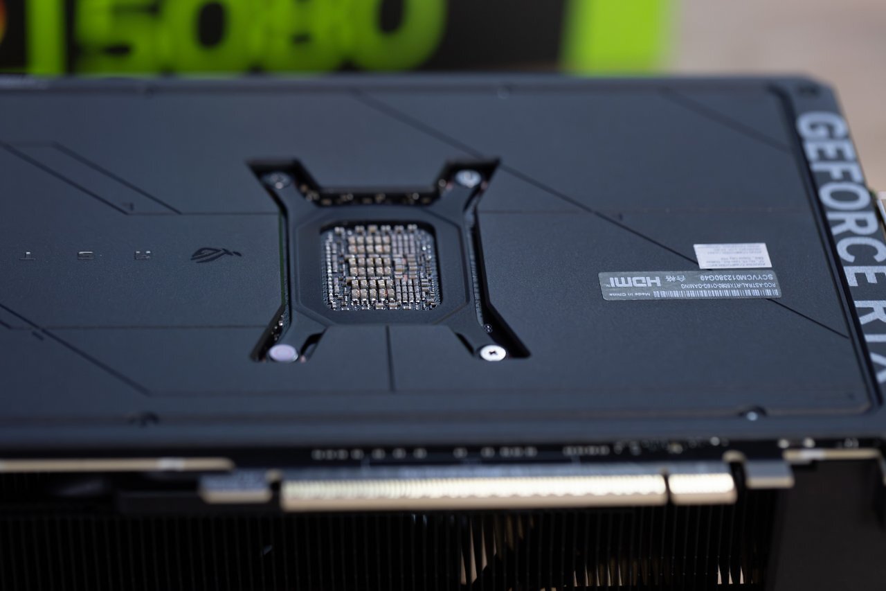 [30/01/2025] Asus ROG Astral Geforce RTX 5080 OC (9)