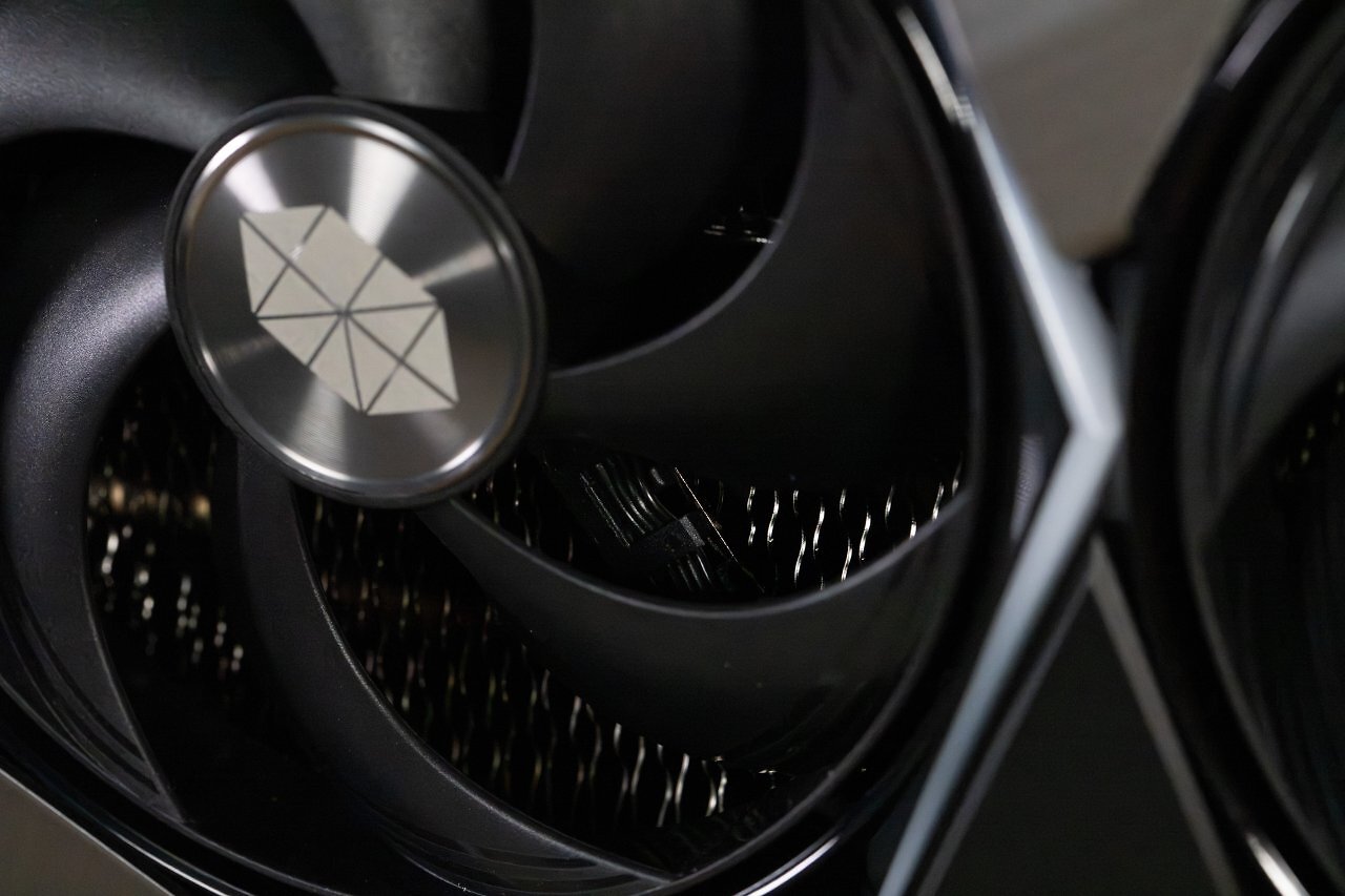 [21/01/2025] MSI Geforce RTX 5090 Suprim (12)