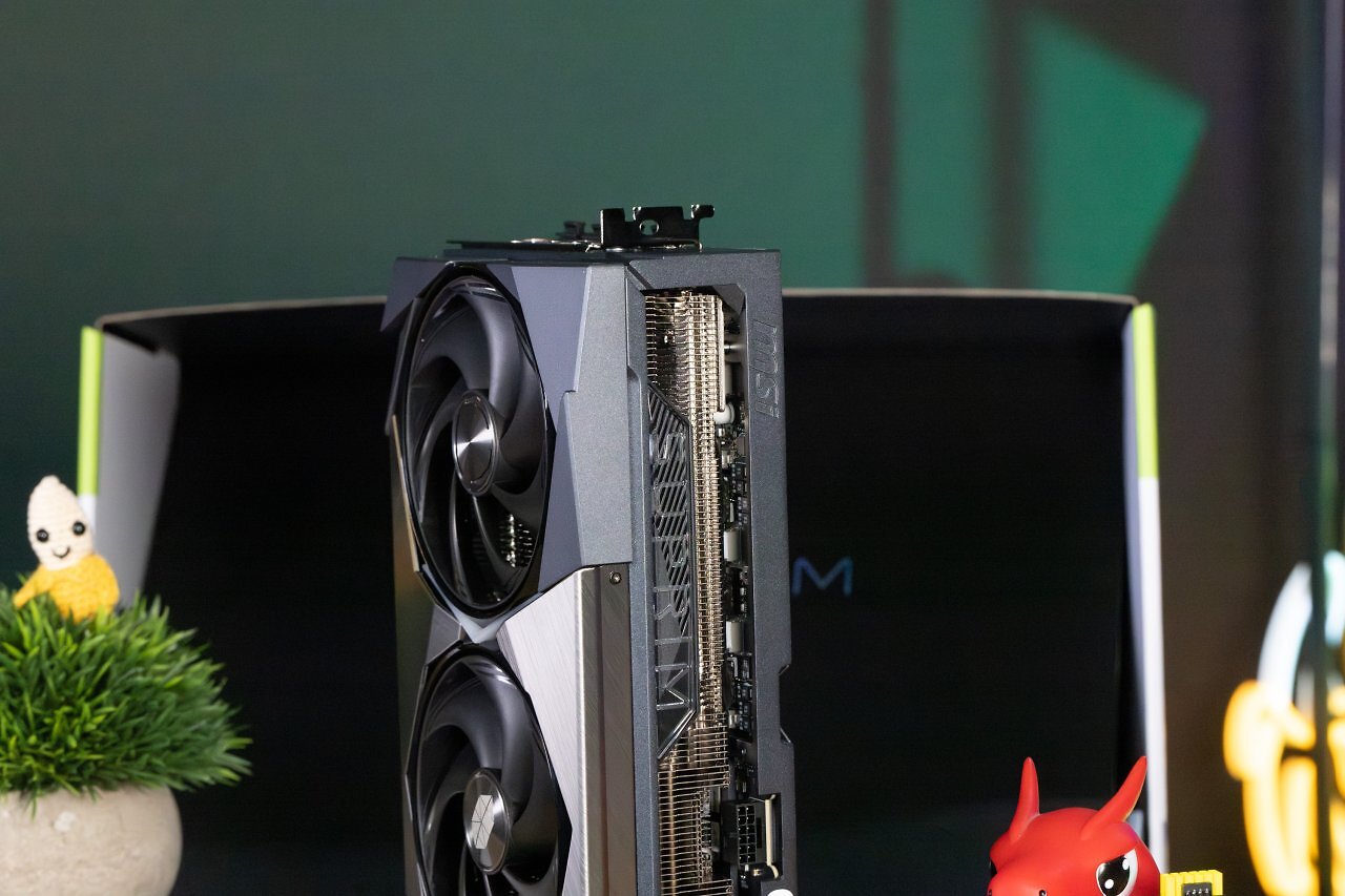 [21/01/2025] MSI Geforce RTX 5090 Suprim (6)