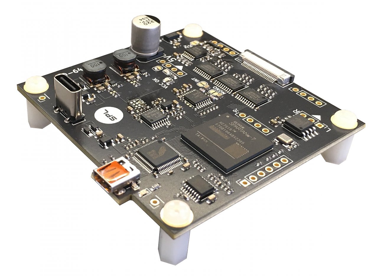 [06/01/2025] Die Platine greift die Digitalspur des Videosignals und die Analogspur des Audiosignals ab. Beides wird per HDMI bereitgestellt.