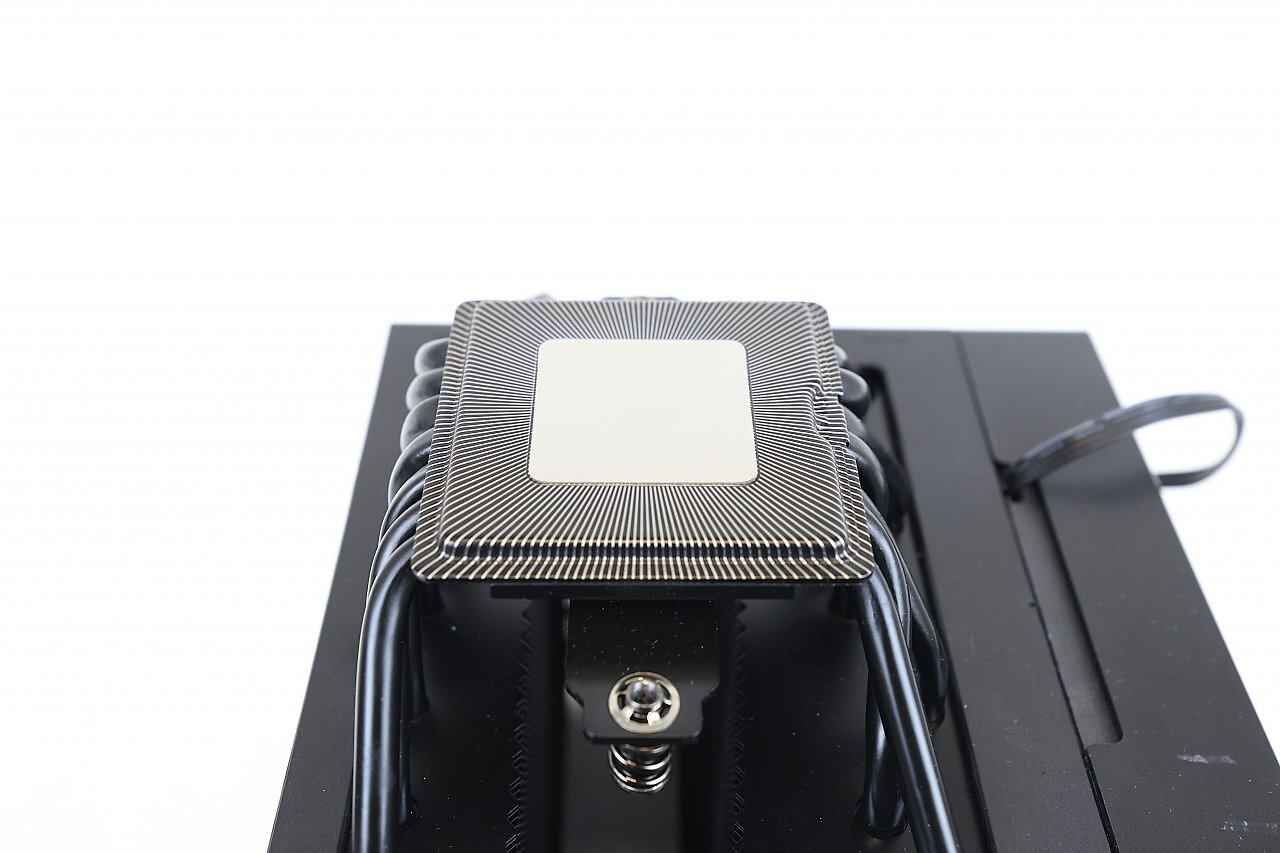 300-Watt-Luftkühler dank Vapor Chamber? Assassin IV VC Vision &amp; AK620 Digital Pro im Test (9)