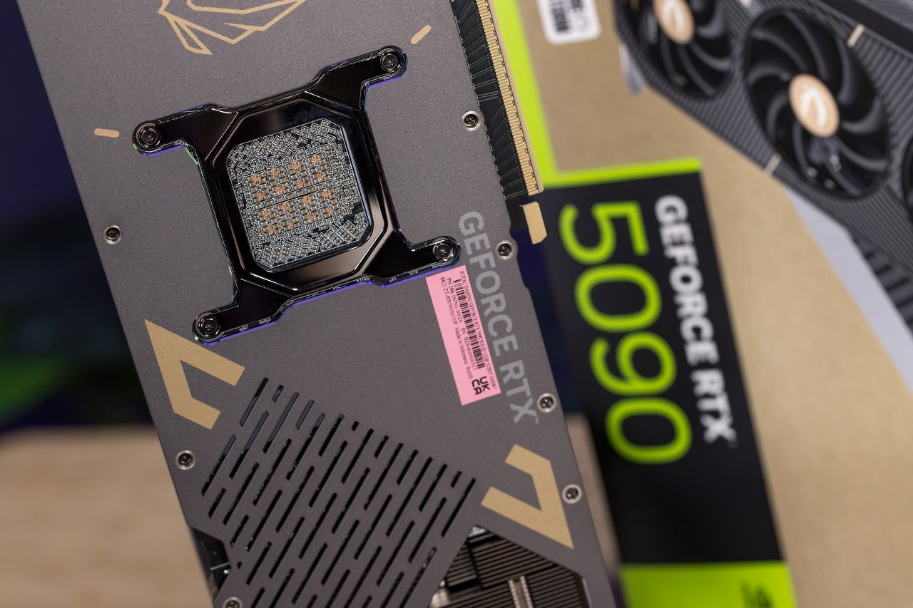[29/01/2025] RTX 5090 Custom Designs: 3 Modelle auf Temperaturen und Lautstärke geprüft (12)