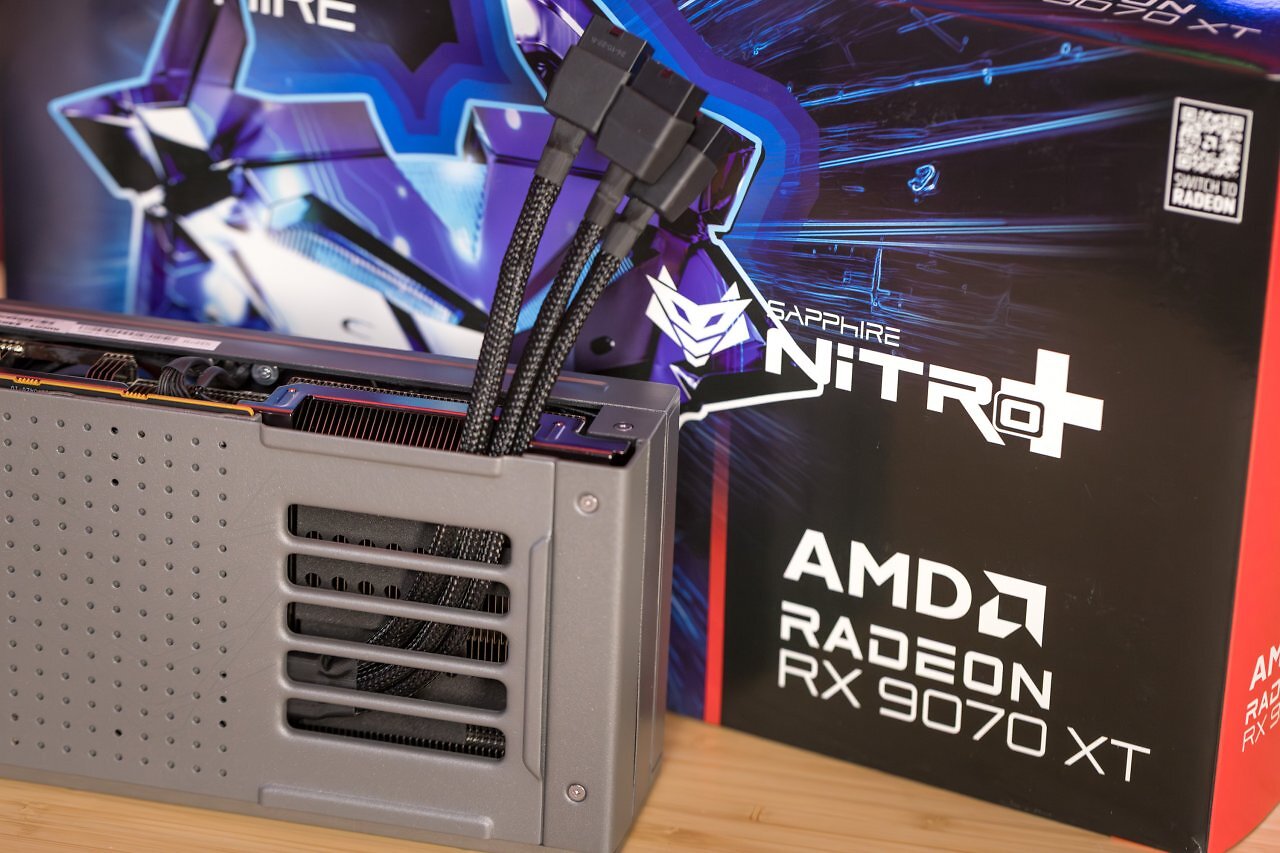 [28/02/2025] Sapphire Nitro+ AMD Radeon RX 9070 XT Gaming OC (11)