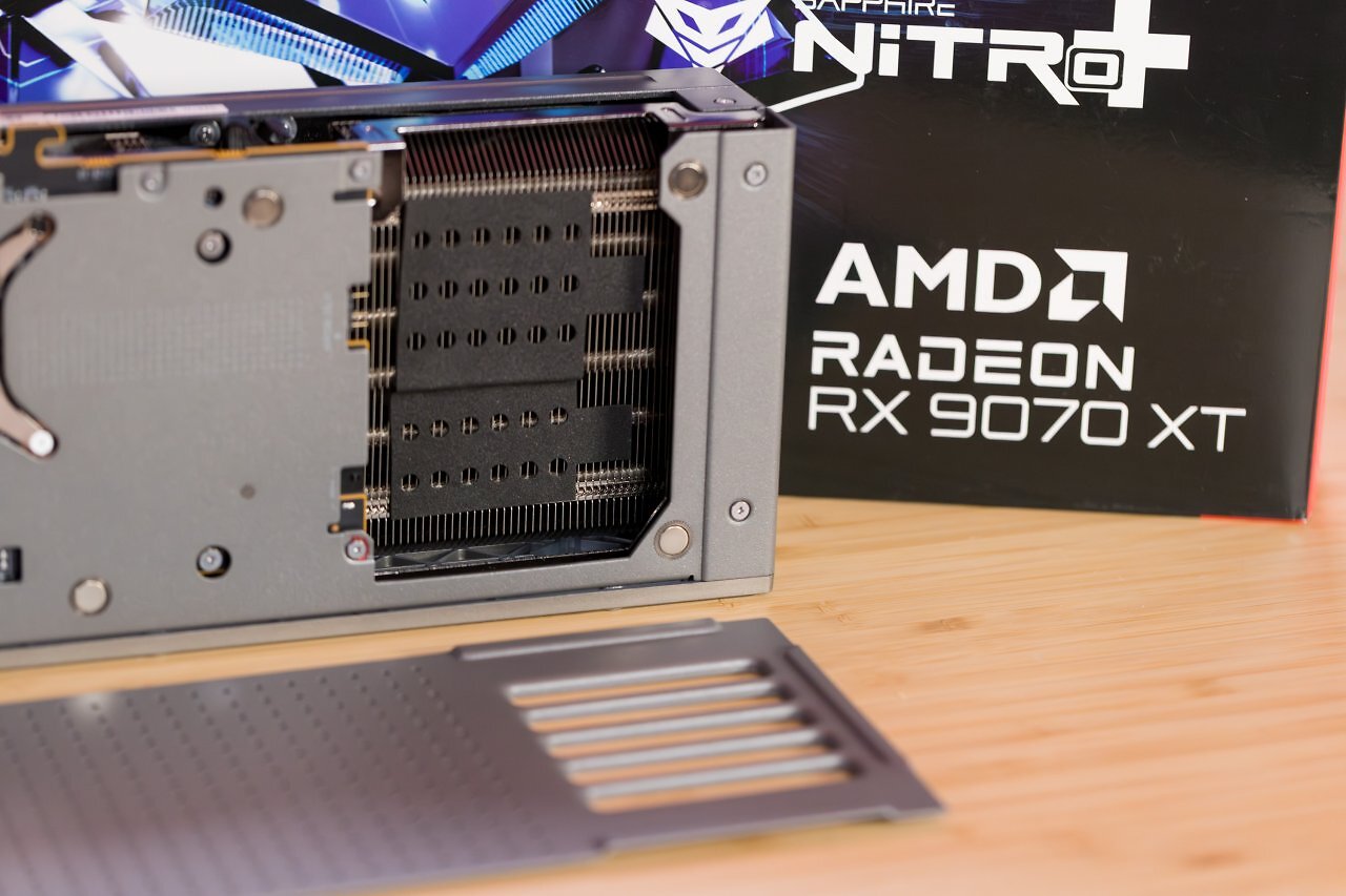 [28/02/2025] Sapphire Nitro+ AMD Radeon RX 9070 XT Gaming OC (5)