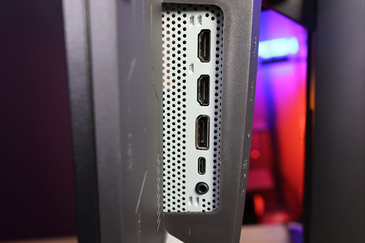 [14/02/2025] Asus ROG Swift OLED PG27UCDM: Anschlüsse, links