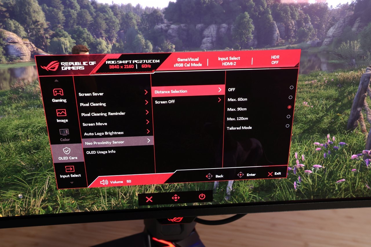 [14/02/2025] In Asus' OLED-Care-Plus-Paket finden Sie für den PG27UCDM mit dem Neo Proximity Sensor eine neue Funktion. Dank dieses Sensors kann der Monitor erkennen, wenn Sie Ihren Platz verlassen, etwa beim Spielen oder Arbeiten eine kurze Pause einlegen.In dem Fall kann sich der Monitor automatisch abschalten, um das Einbrennrisiko zu mindern. Nähern Sie sich darauf wieder, schaltet sich das Display automatisch wieder ein.
