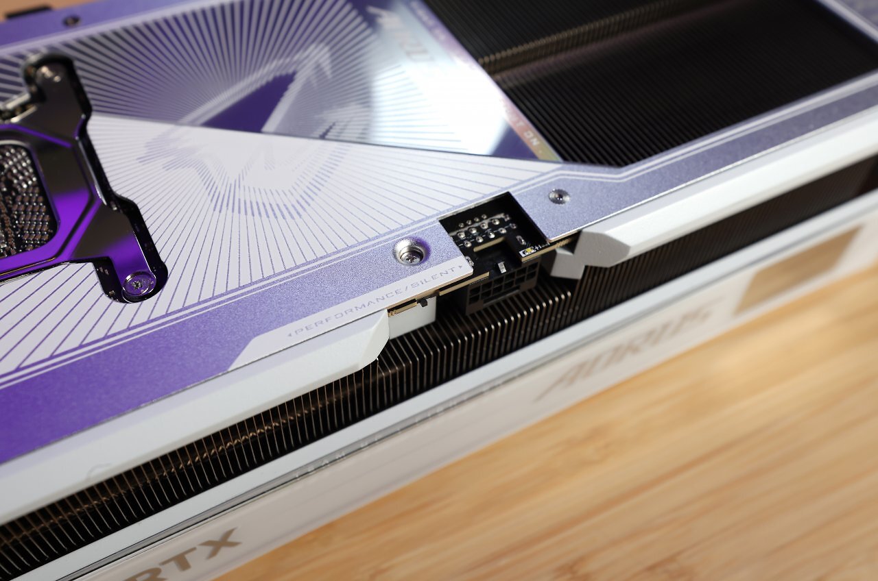 [07/02/2025] Custom-Modelle der RTX 5090 im Test: Powerlimit, Taktraten, Temperaturen und Lautheit (2)