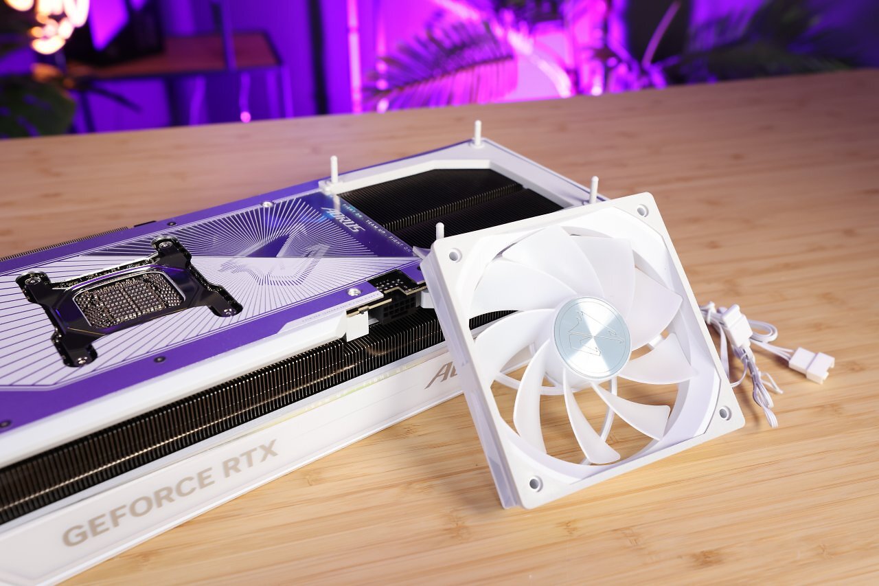 [07/02/2025] Custom-Modelle der RTX 5090 im Test: Powerlimit, Taktraten, Temperaturen und Lautheit (7)