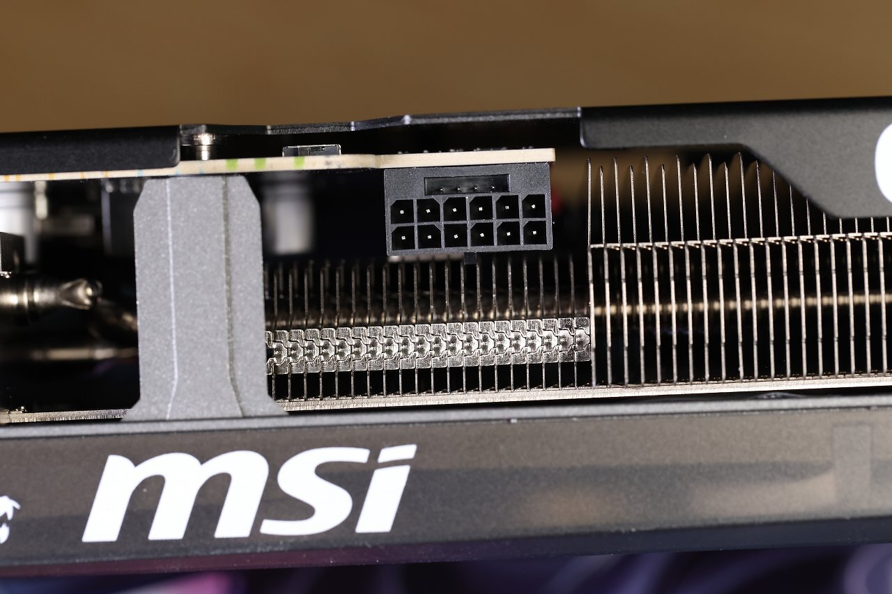 [19/02/2025] RTX 5070 Ti: Vier Custom-Designs im Testlabor gesichtet (30)