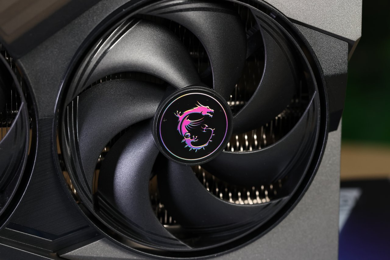[19/02/2025] RTX 5070 Ti: Vier Custom-Designs im Testlabor gesichtet (31)