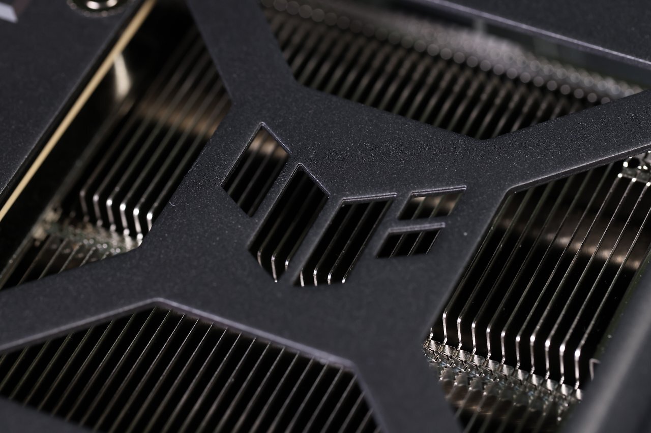 [19/02/2025] RTX 5070 Ti: Vier Custom-Designs im Testlabor gesichtet (9)