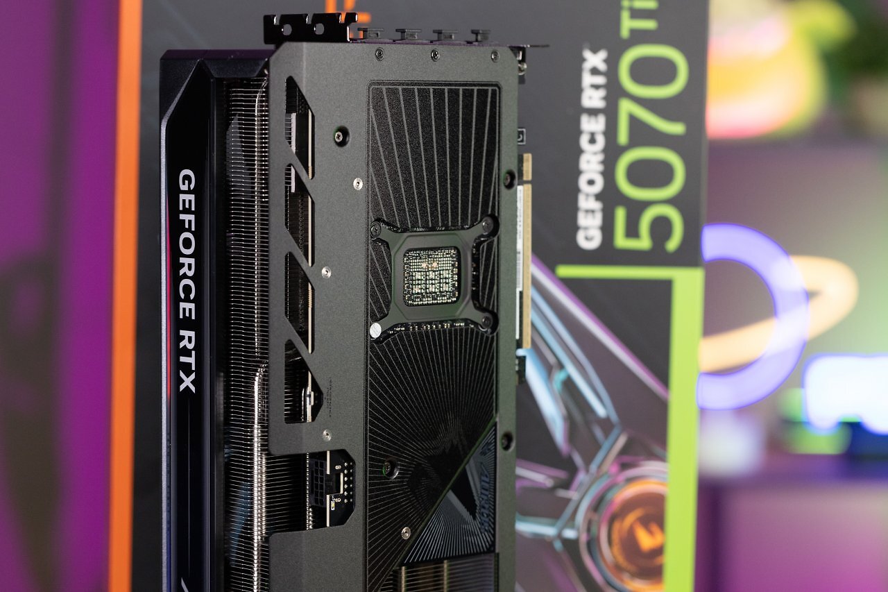 [19/02/2025] RTX 5070 Ti: Vier Custom-Designs im Testlabor gesichtet (39)