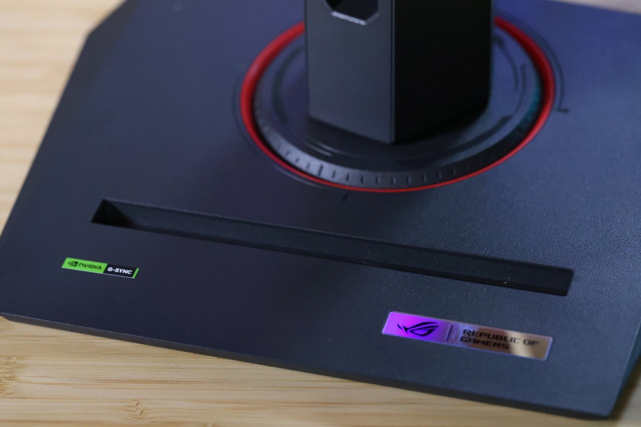 [25/03/2025] Beim Asus ROG Strix OLED XG27AQDMG ist nicht nur der VESA-Standard Adaptive Sync sowie Freesync Premium dabei, sondern ebenfalls ein Zertifikat für G-Sync Compatible.Bei der Vertiefung handelt es sich um eine Aufbewahrungstation für Ihr Smartphone, nicht etwa eine Abflussrinne für Gamer-Energy-Drinks und organisches Herz-Übertakten, wie wir zuerst vermuteten.