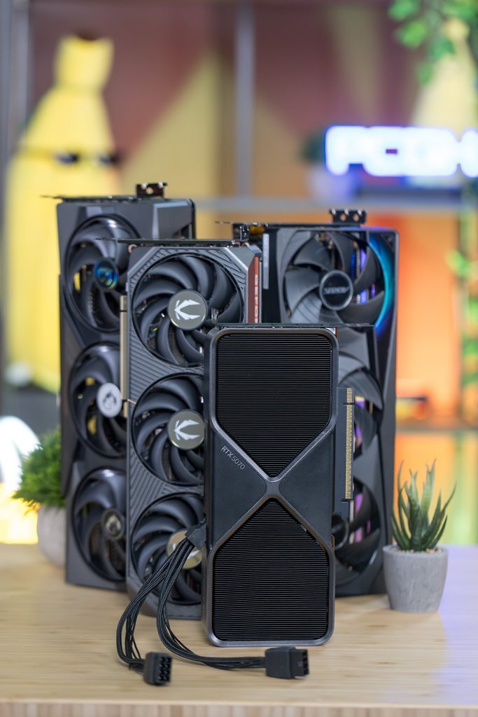 [05/03/2025] Die Geforce RTX 5070 kommt heute auf den Markt. Drei Custom-Designs von MSI, Gigabyte und Zotac befinden sich derweil im PCGH-Testlabor.