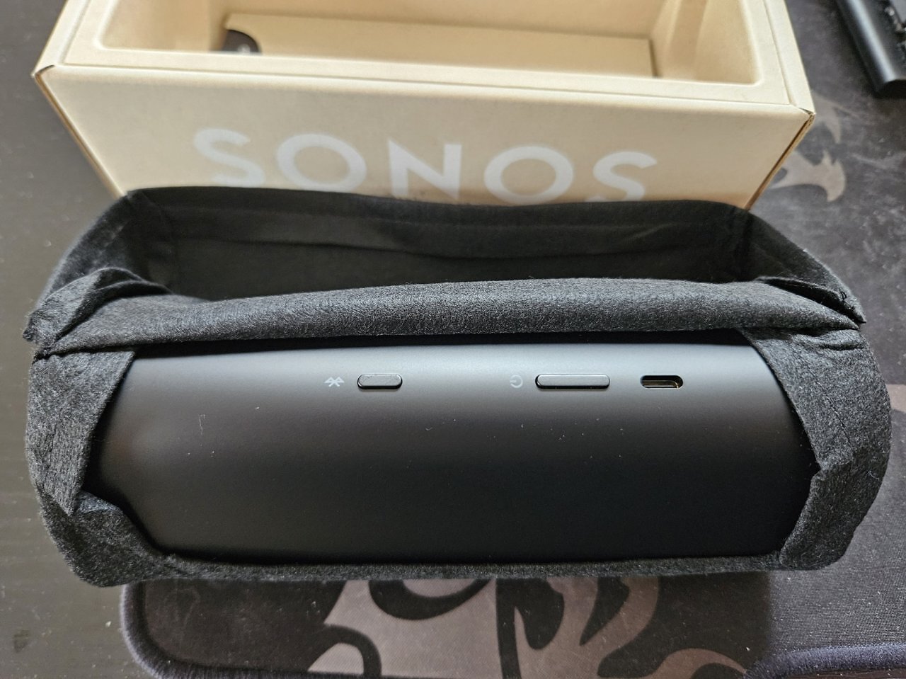 [03/03/2025] Leicht zugaengliche Tasten am Sonos Roam 2