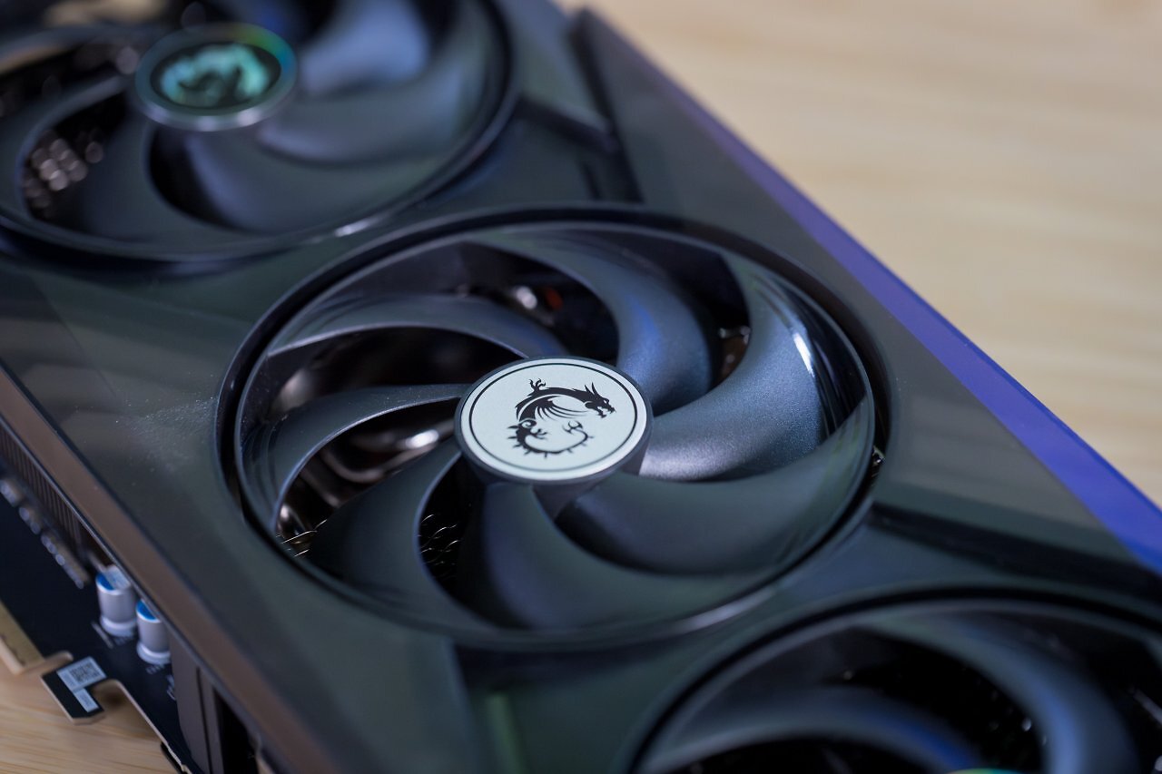 [05/03/2025] MSI Geforce RTX 5070 12G Gaming Trio OC (2)