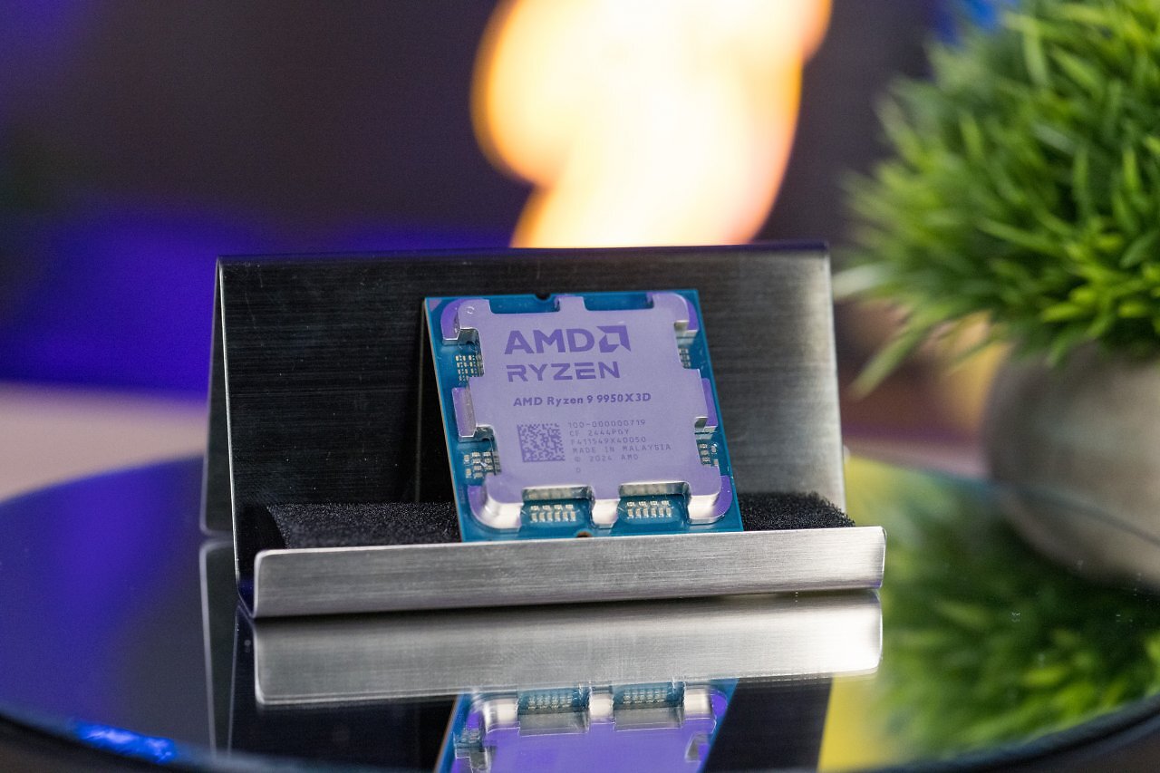 Ryzen 9 9950X3D in einem Ständer präsentiert.