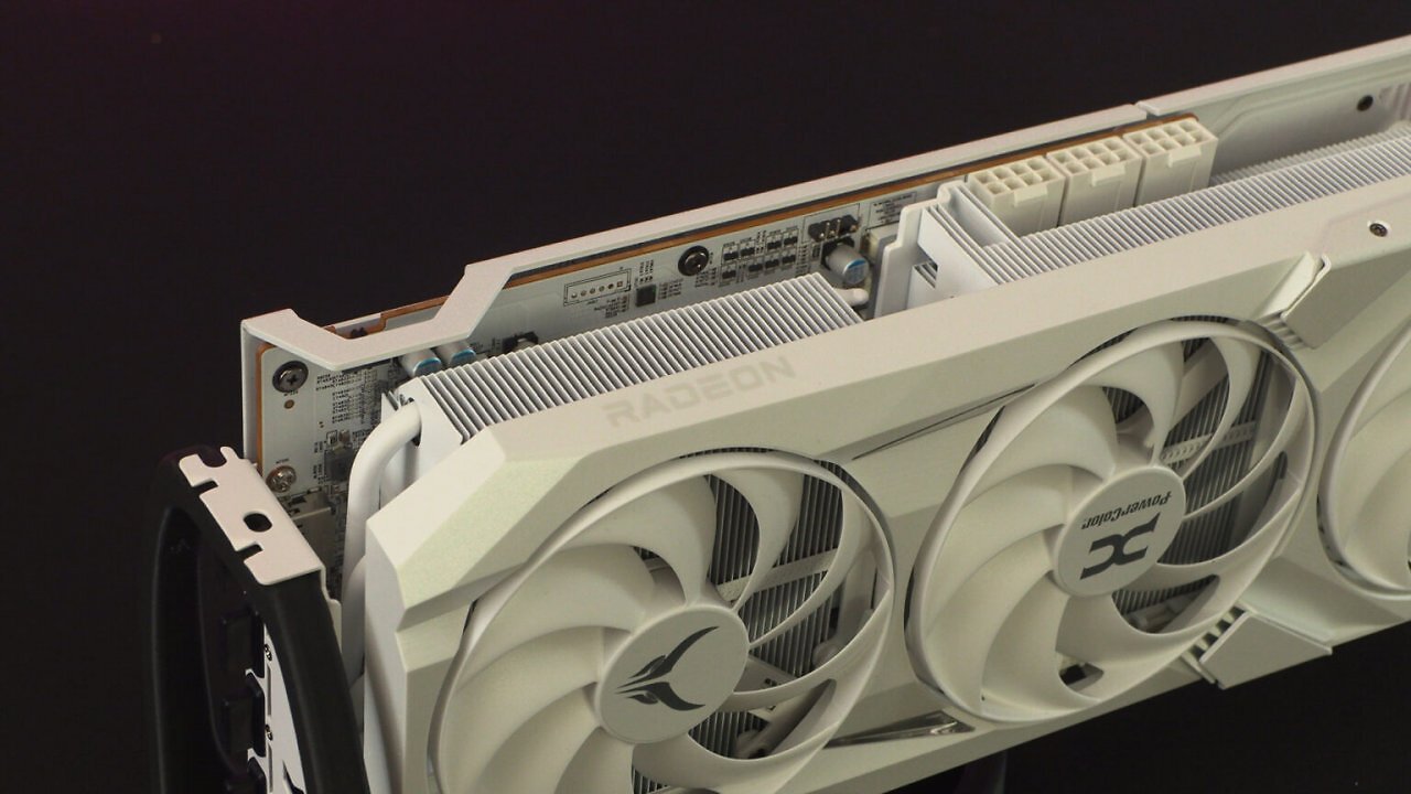 [25/03/2025] Powercolor Radeon RX 9070 XT Red Devil Spectral White (1) (8)