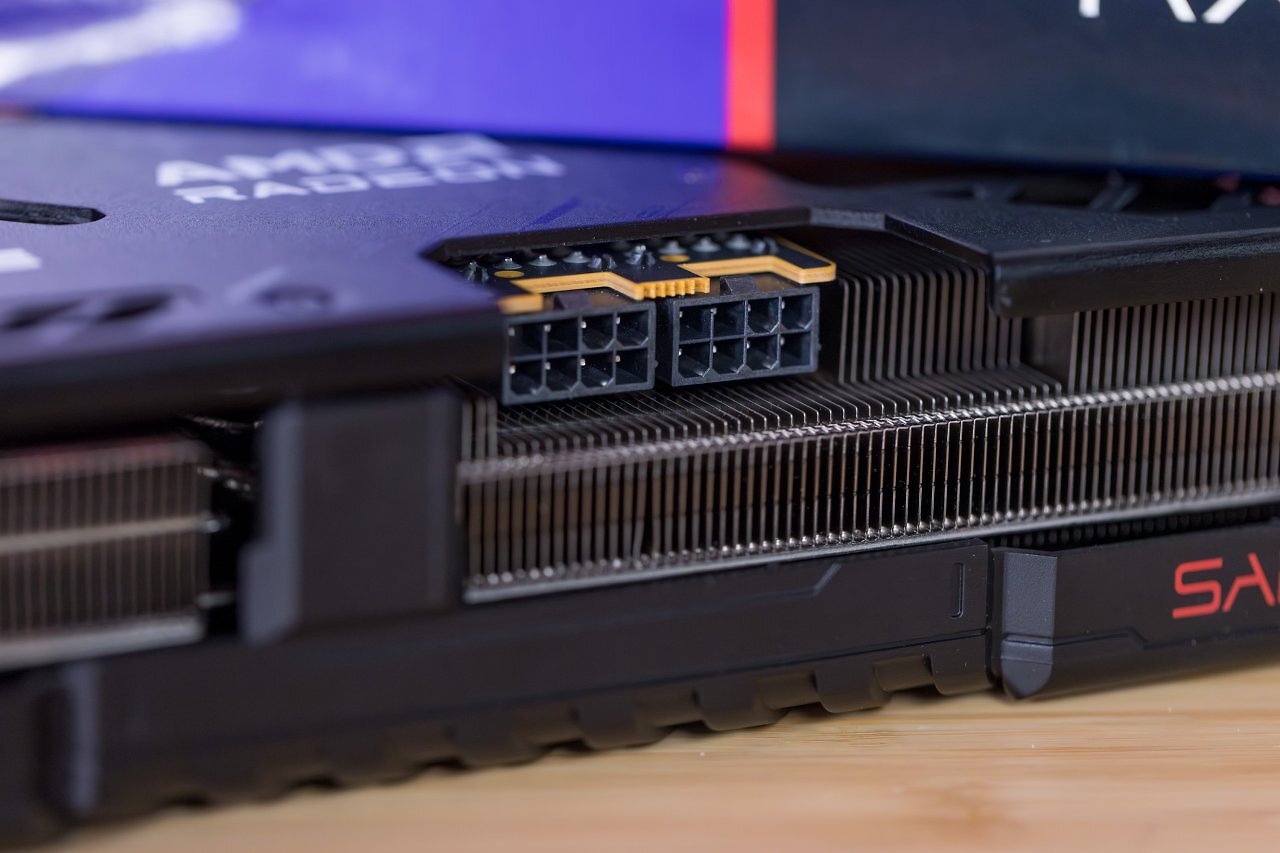 [04/03/2025] Alle hier getesteten Modelle der Radeon RX 9070 verfügen über 8-Pol-Stromstecker. Der umstrittene 12+4-Pol-Anschluss ist lediglich bei einigen RX-9070-XT-Customs zu finden.