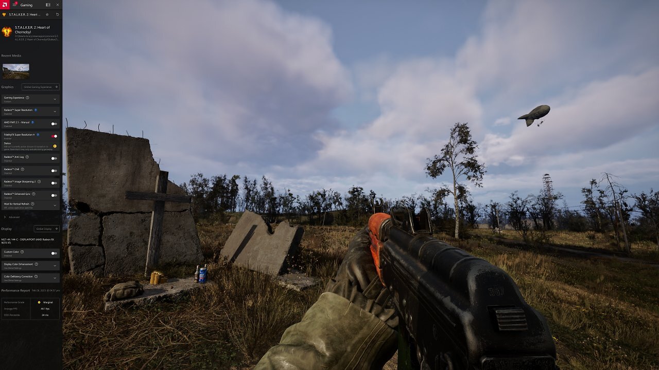 [04/03/2025] Bei Stalker 2 stießen wir beim Aktivieren von FSR 4 auf Schwierigkeiten, obwohl das Spiel FSR 3.1 unterstützt.Allerdings lässt die Implementierung von FSR 3.1 in Stalker 2 generell ein wenig zu wünschen übrig. Möglich, dass es auch deshalb zu Problemen mit FSR 4 kommt. Die Option aktiviert sich im Menü kurz (grüner Haken), im Spiel greift FSR 4 jedoch nicht korrekt.
