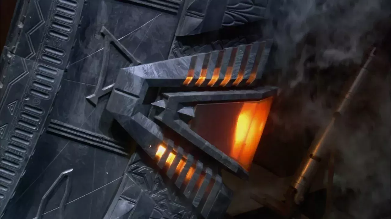 Lego-Konkurrent Bluebrixx wird für einen angeblichen Fehler beim Stargate-Chevron kritisiert. Nun liefert man eine stimmige Erklärung.