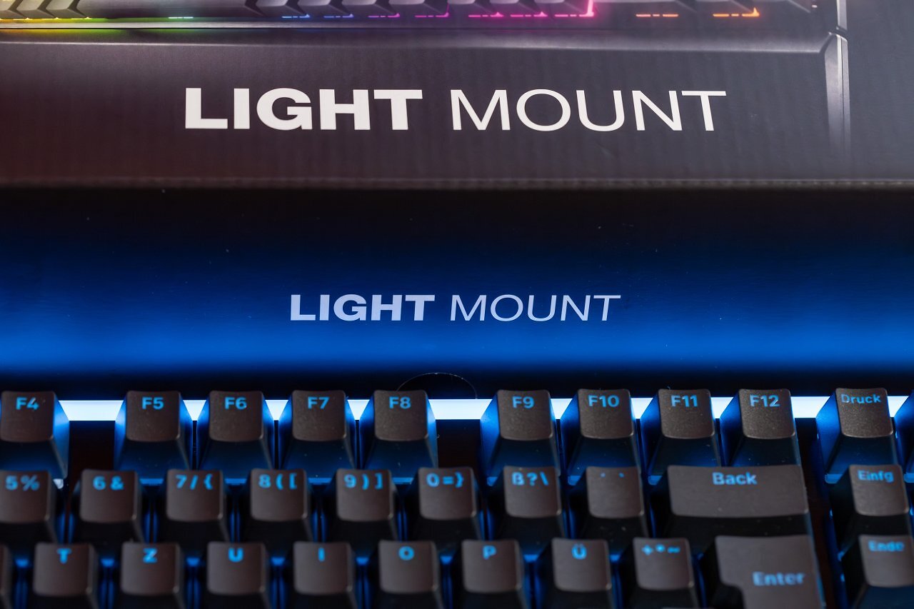 [25/04/2025] Der Name ist Programm: Die Light Mount setzt auf eine helle, umlaufende LED-Leiste.