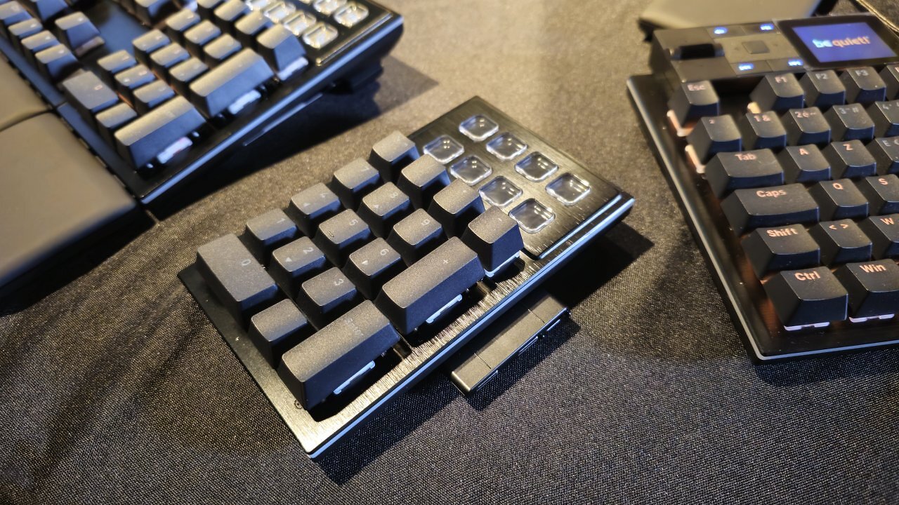 [15/04/2025] Ebenso variabel beim Be Quiet Dark Mount: Das Numpad.