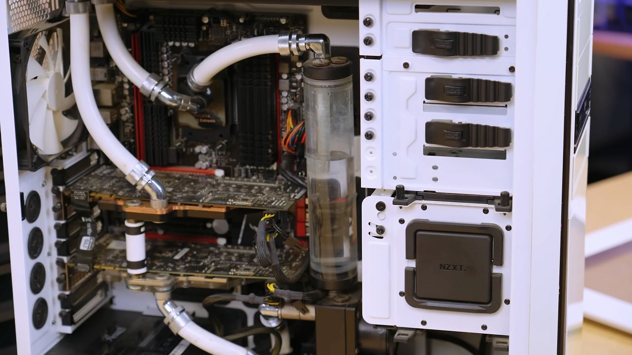 [20/04/2025] Ohne Flüssigkeitswechsel: Wasserkühlung nach zwölf Jahren stark verschmutzt