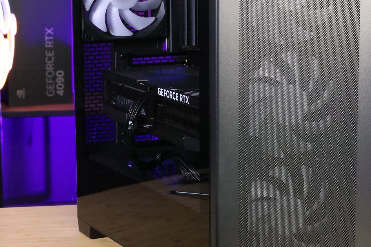 [15/04/2025] Phanteks XT Pro Ultra Satin Black (auch in weißer Version erhältlich)