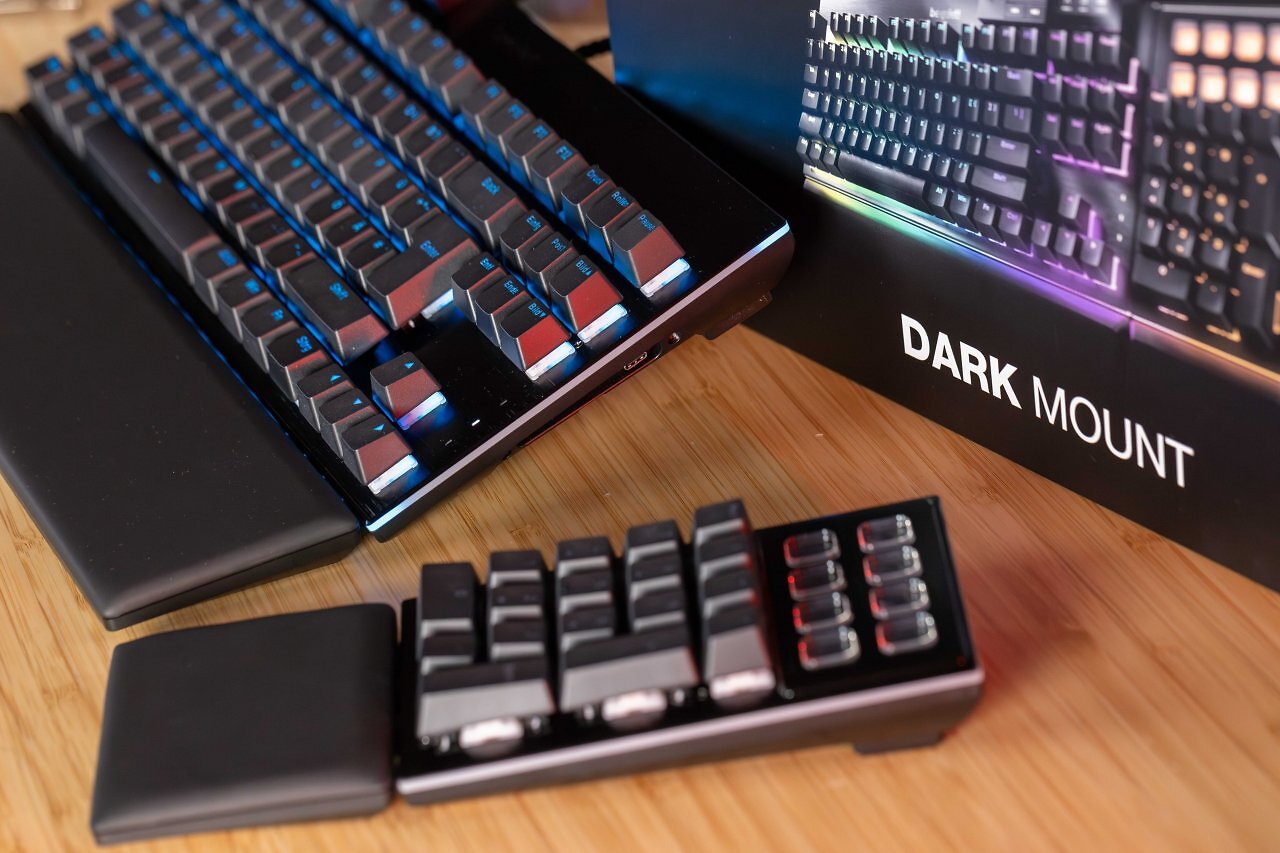 [29/04/2025] Modularität der Dark Mount: Der Nummernblock lässt sich flexibel abnehmen und wahlweise links oder rechts anbringen – inklusive separater Handballenauflage.