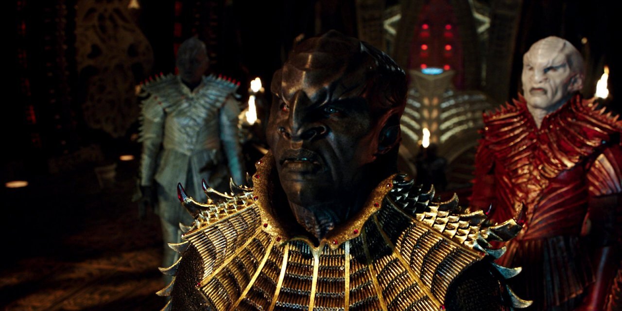 Die Klingonen in Star Trek: Discovery widersprechen dem Kanon. Nun erklärt sich der Designer.