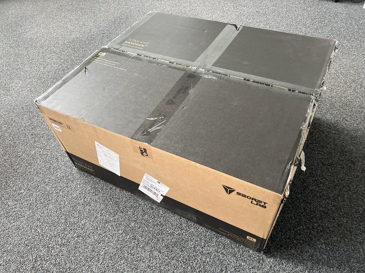 [28/05/2025] Secretlab Titan Evo Nanogen XL: Aufbau im Detail, Schritt 1