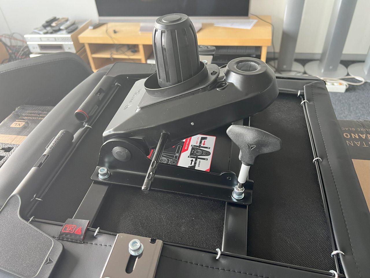 [28/05/2025] Secretlab Titan Evo Nanogen XL: Aufbau im Detail, Schritt 10