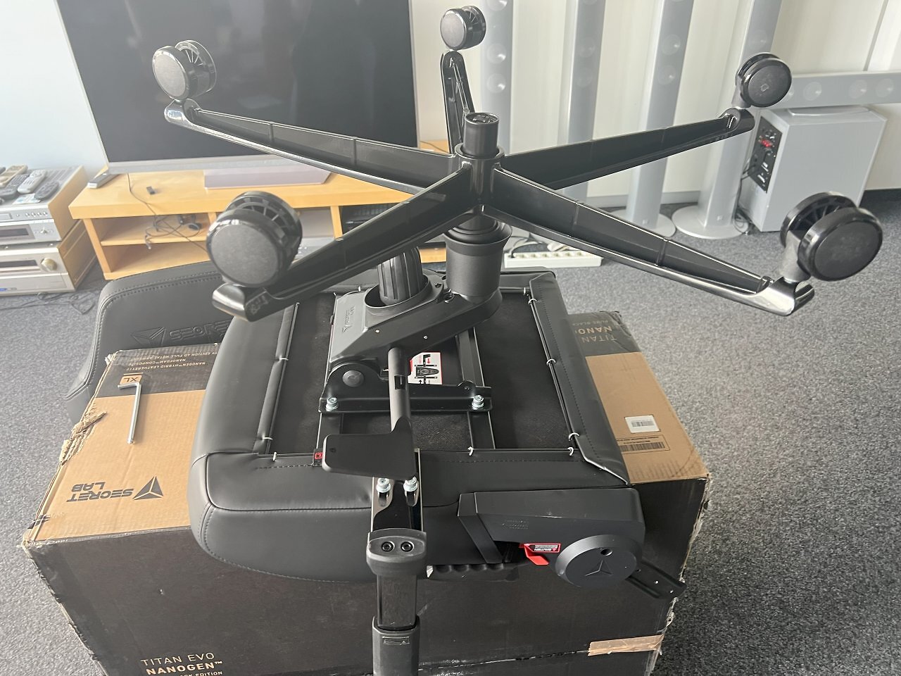 [28/05/2025] Secretlab Titan Evo Nanogen XL: Aufbau im Detail, Schritt 12