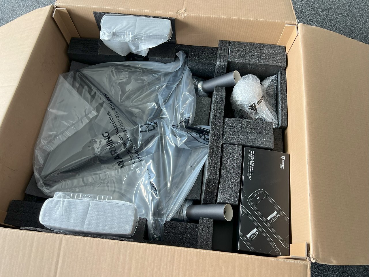 [28/05/2025] Secretlab Titan Evo Nanogen XL: Aufbau im Detail, Schritt 4