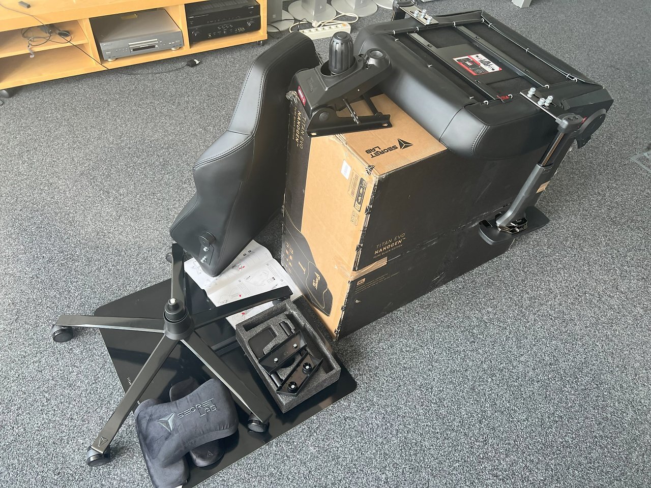 [28/05/2025] Secretlab Titan Evo Nanogen XL: Aufbau im Detail, Schritt 7