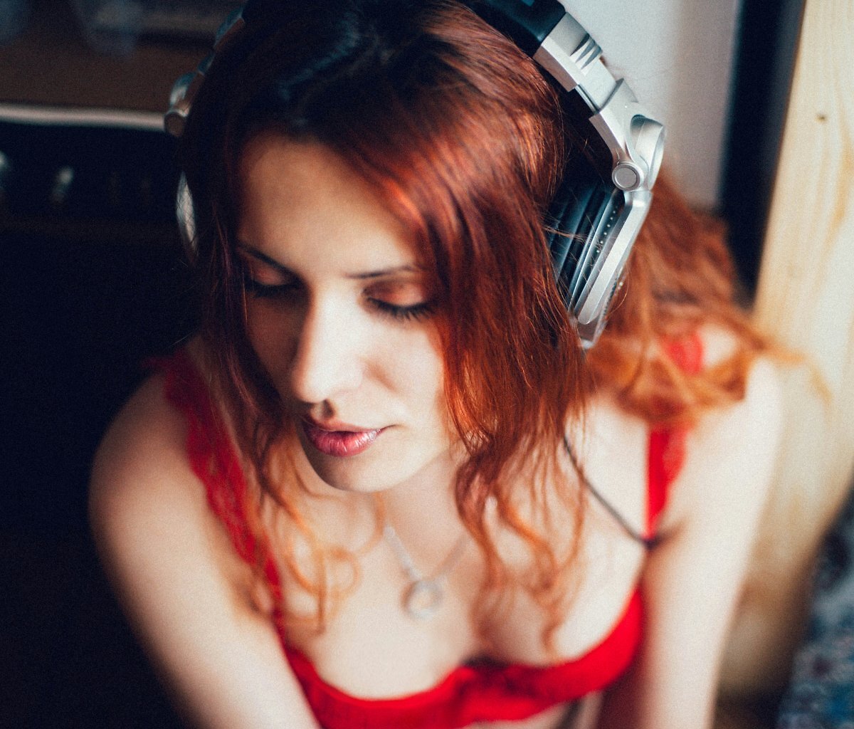 [05/05/2025] So hören wir Musik: Platte und Radio stark gegen Streaming