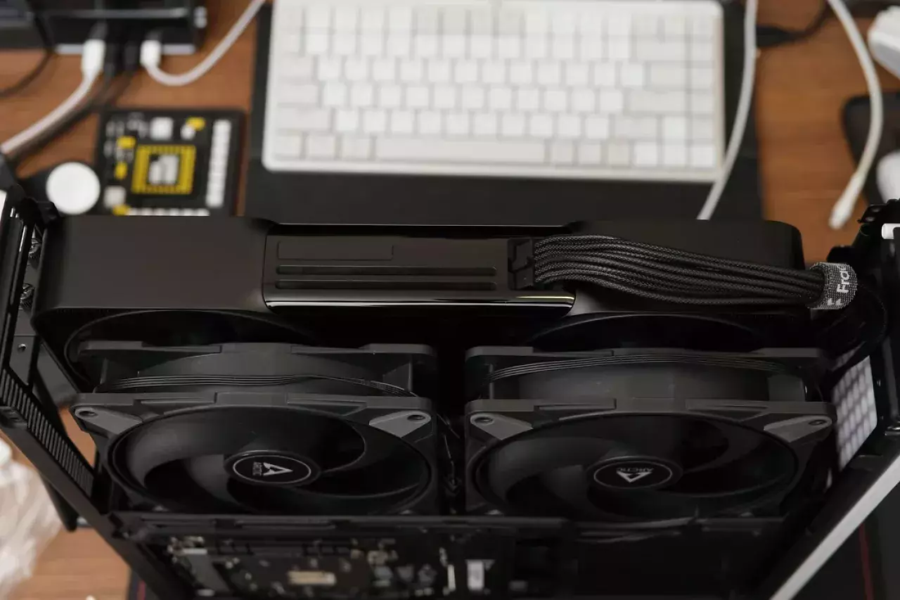 [16/05/2025] RTX Pro 6000 (5)