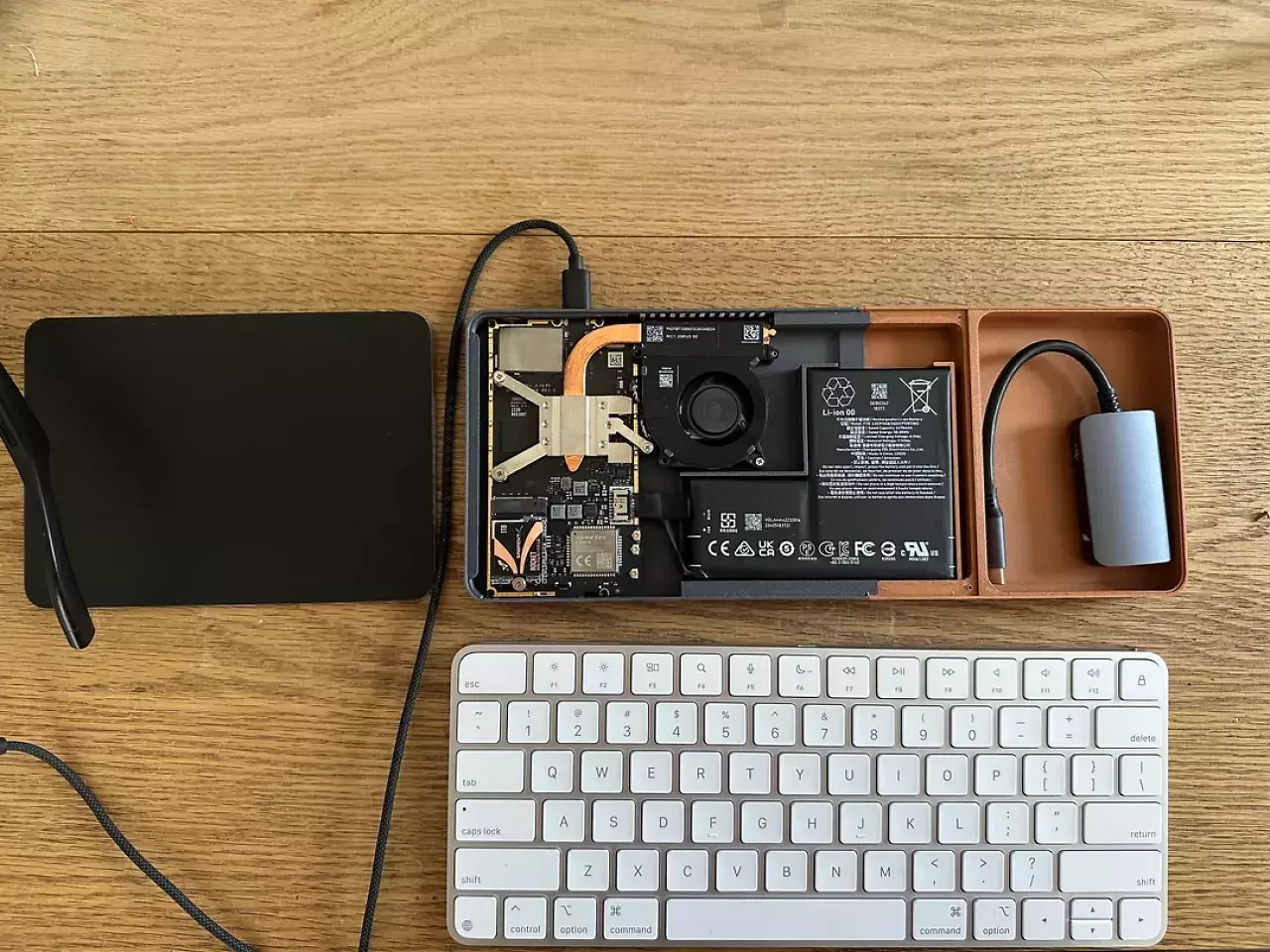 [08/06/2025] Steam Deck im Apple Magic Keyboard (2)
