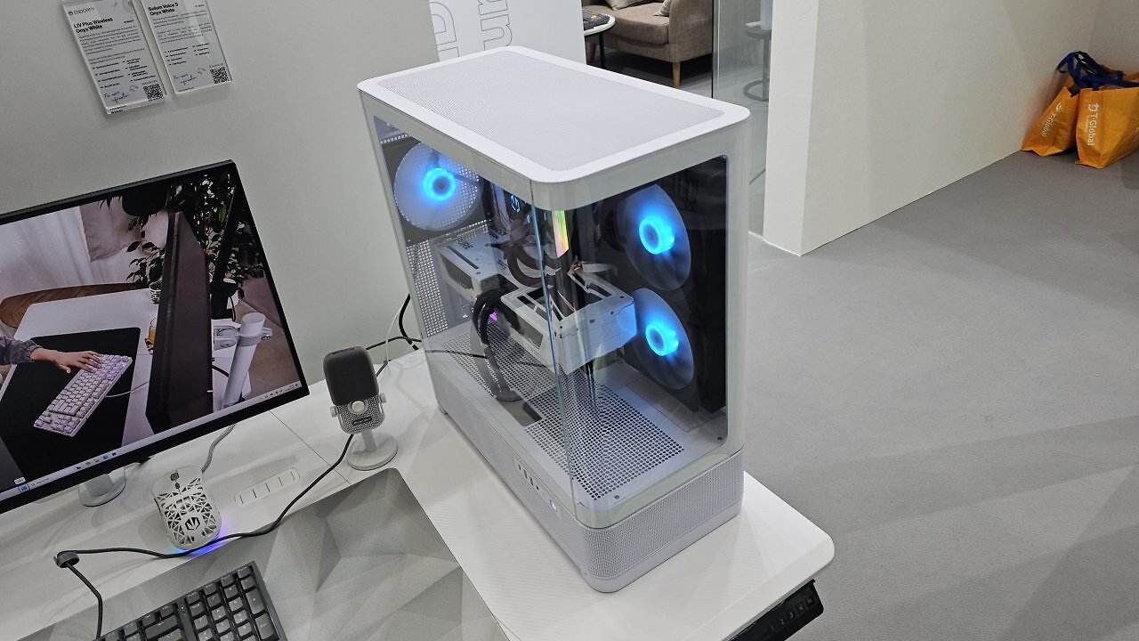 [03/06/2025] Auf der Computex 2025: Zu Besuch bei Endorfy. Auch beim polnischen Hersteller mit Preis-Leistungs-Fokus steht bald ein Gehäuse mit abgerundeter Ecke an.