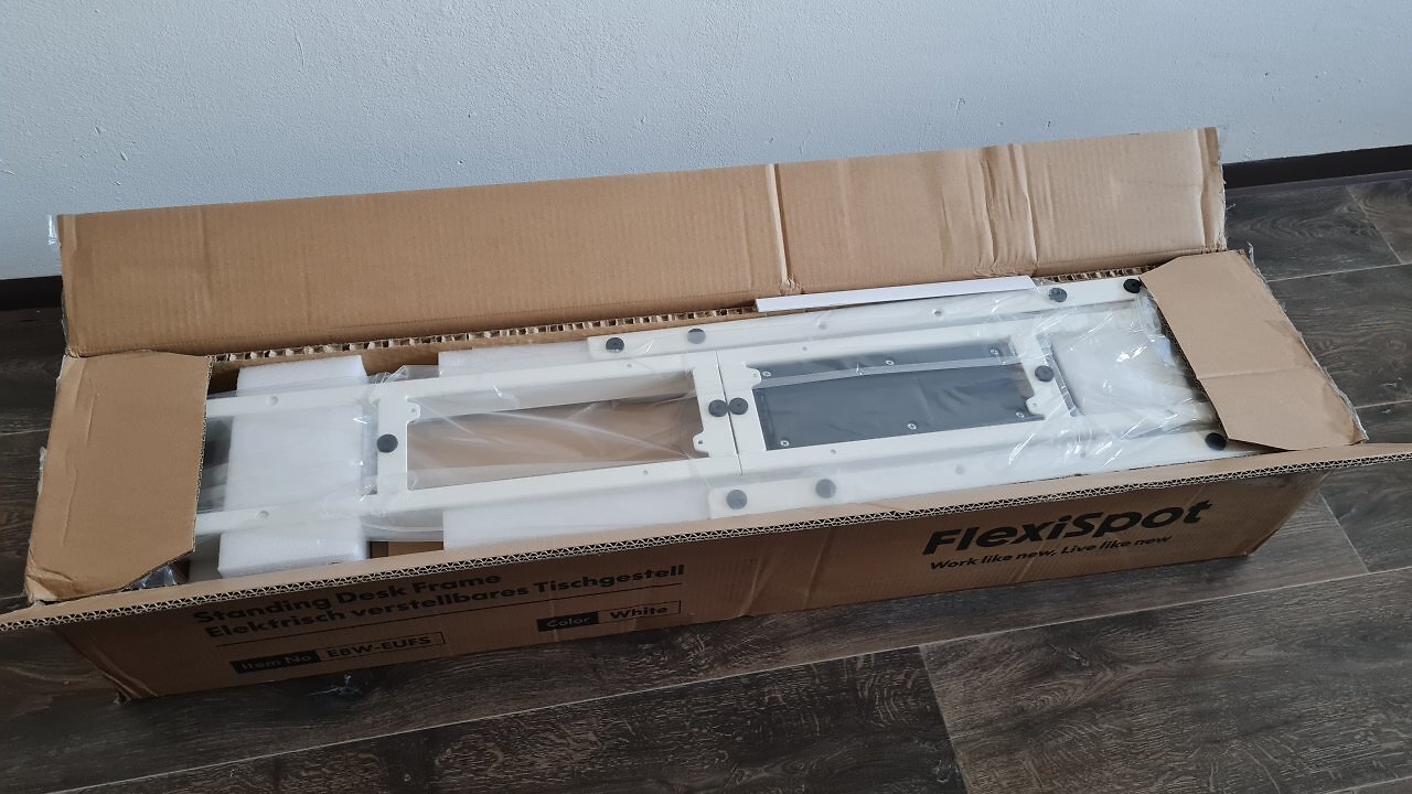 [23/06/2025] Der FlexiSpot E8 im Karton