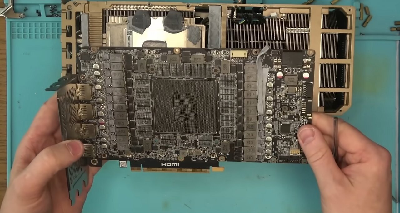 [21/06/2025] Scam aus China? Gefälschte RTX 5090 kommt ohne GPU und VRAM