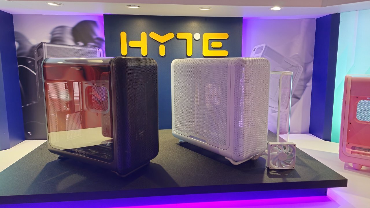 [03/06/2025] Auf der Computex 2025: Zu Besuch bei Hyte. Bunt, rund, kultig: Das X50 und X50 Air präsentieren sich jetzt schon mit eigenem, nostalgischem und doch individuellem Design.