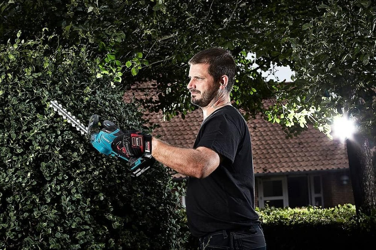 Lässt Einhell & Metabo hinter sich: Makita 18V Akku Gras- und Strauchschere Amazon-Bestseller Nr. 1