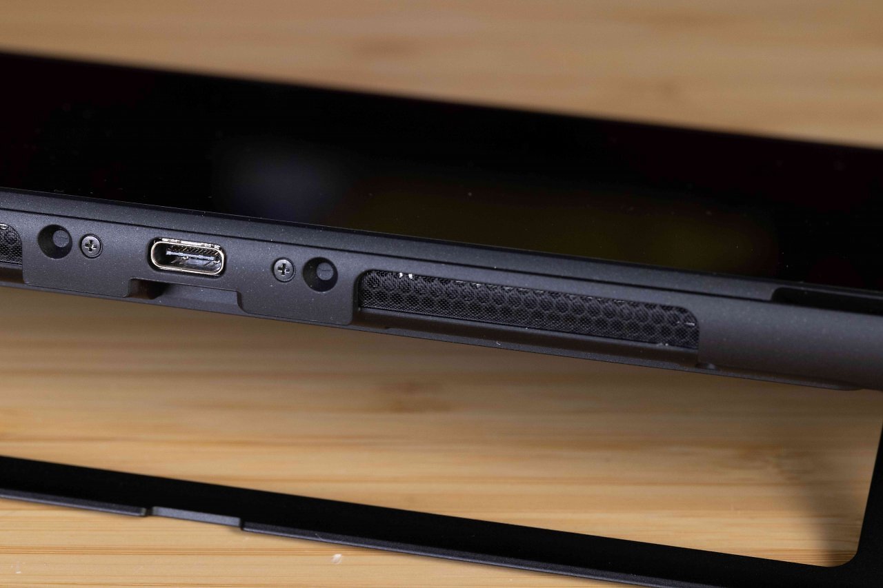 [06/06/2025] Die Switch 2 verfügt über USB-C am oberen und unteren Rand der Konsole.