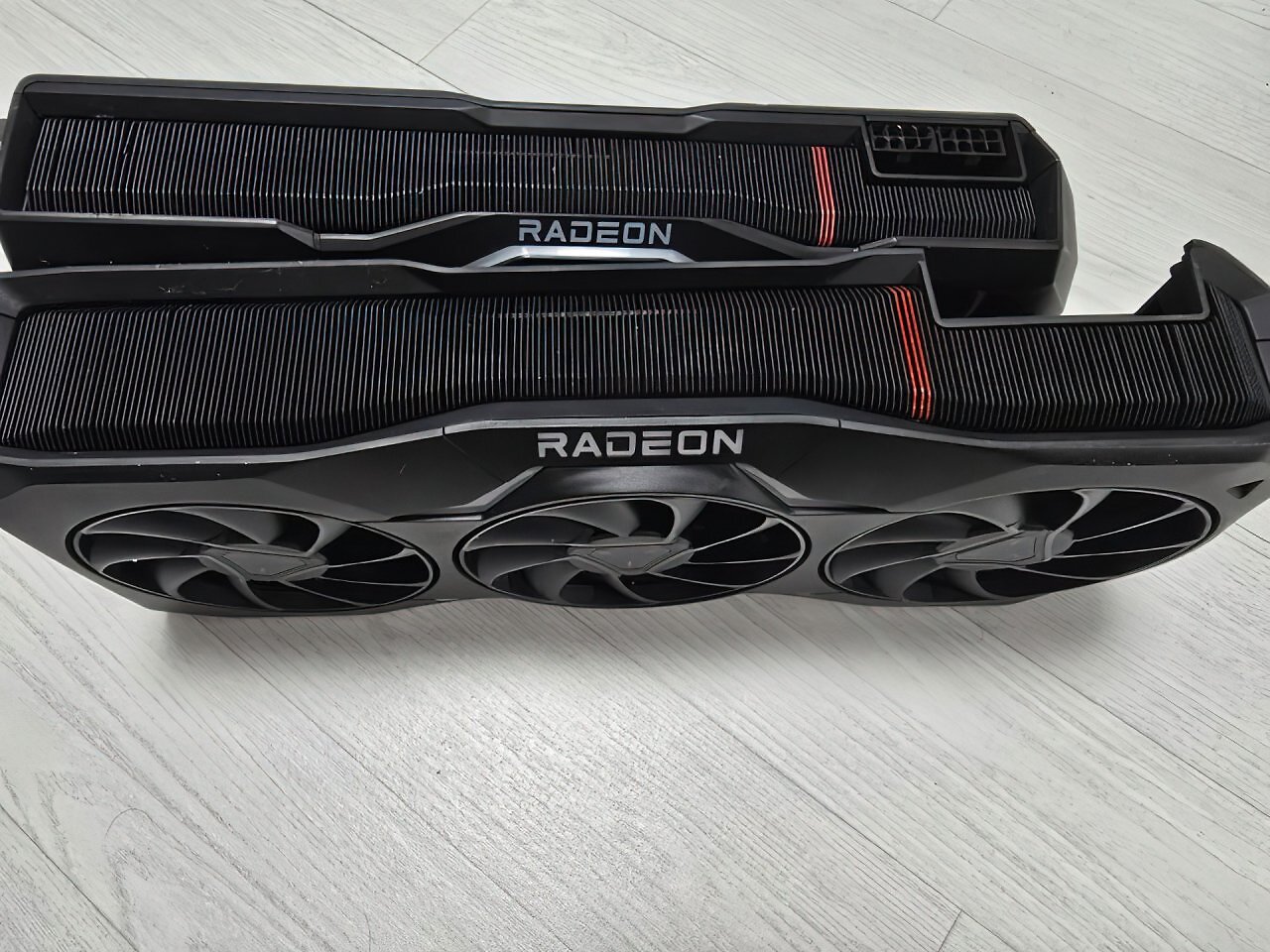 [23/07/2025] Radeon RX 7950 XTX? Möglicher Kühler-Prototyp aufgetaucht (1)